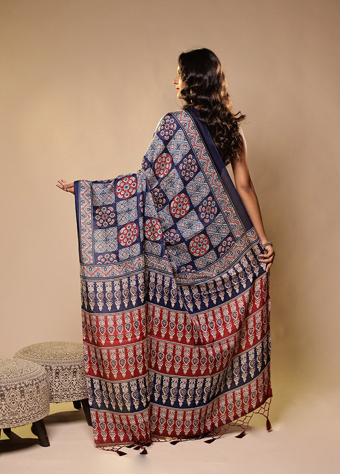 Blue Printed Silk Saree Without Blouse Piece