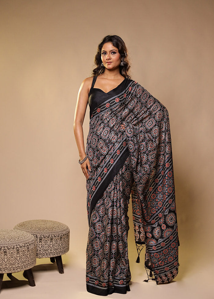 Black Printed Silk Saree Without Blouse Piece