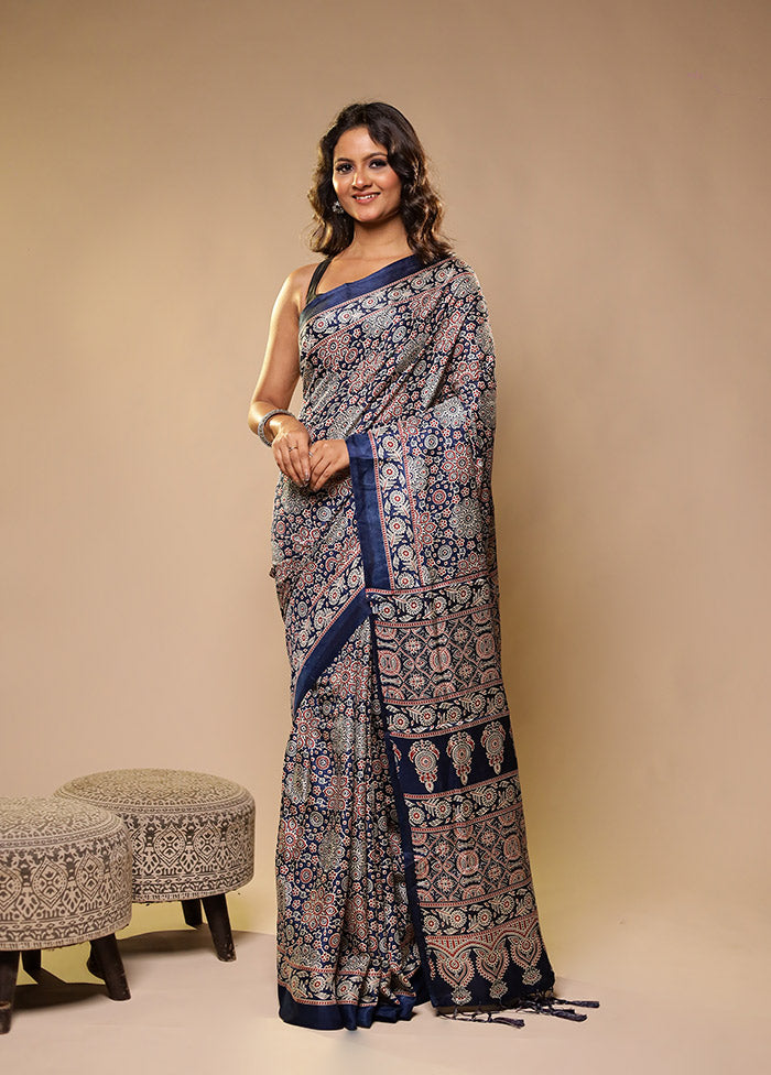 Blue Printed Silk Saree Without Blouse Piece
