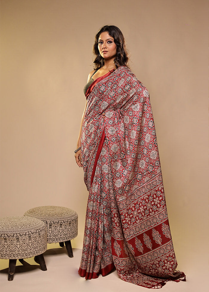 Maroon Printed Silk Saree Without Blouse Piece