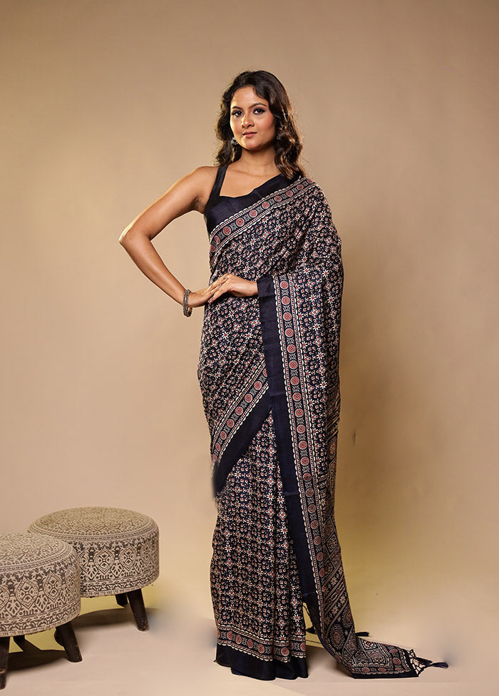 Blue Printed Silk Saree Without Blouse Piece