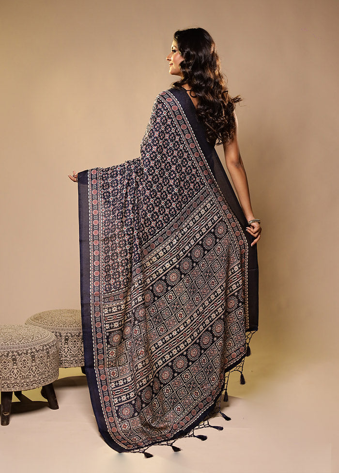 Blue Printed Silk Saree Without Blouse Piece