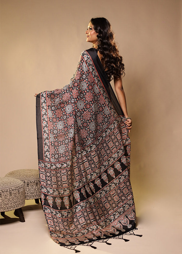 Black Printed Silk Saree Without Blouse Piece