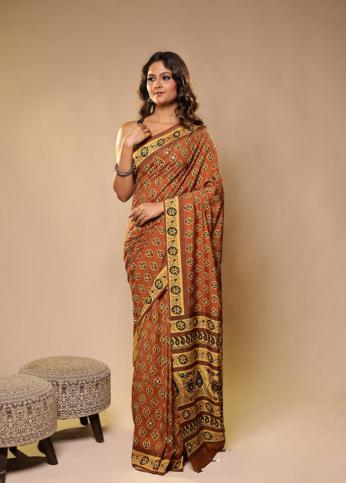 Yellow Printed Silk Saree Without Blouse Piece