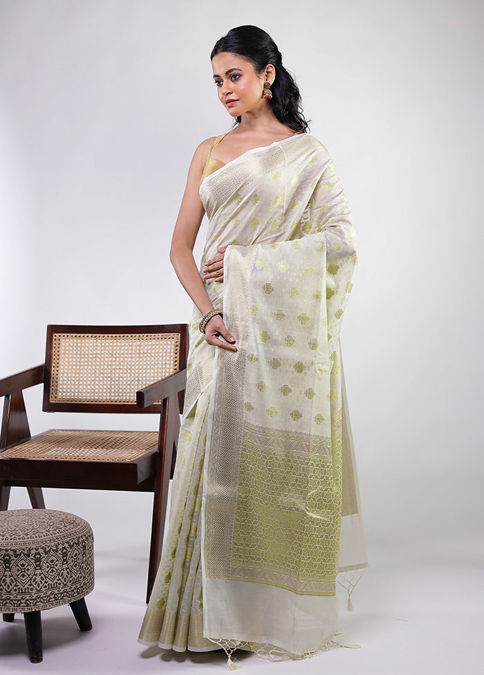 White Kora Silk Saree With Blouse Piece