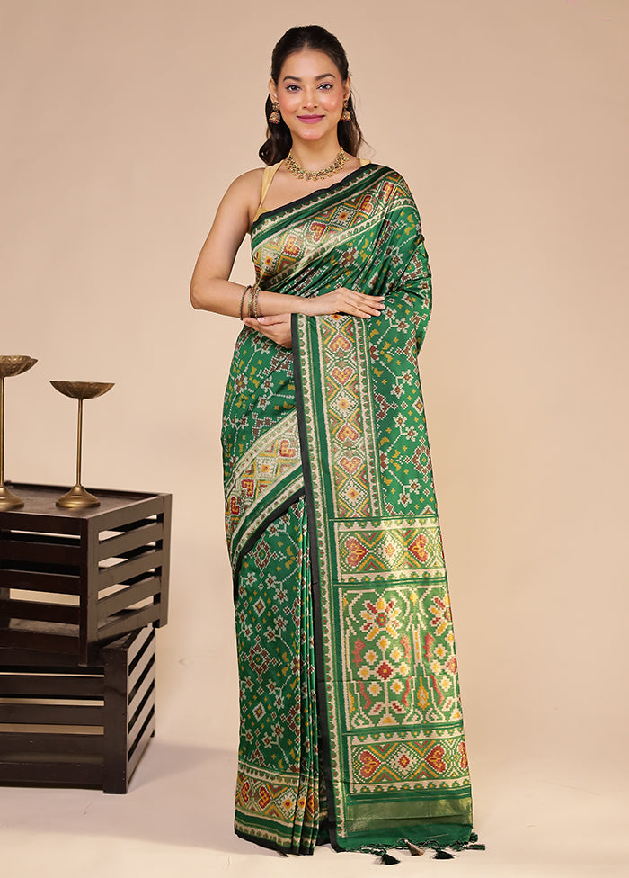 Green Dupion Silk Saree With Blouse Piece