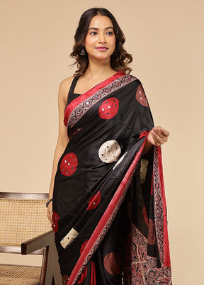 Black Printed Silk Saree With Blouse Piece
