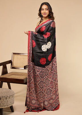 Black Printed Silk Saree Without Blouse Piece