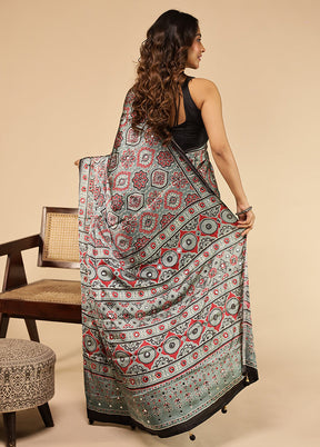 Multicolor Printed Silk Saree With Blouse Piece
