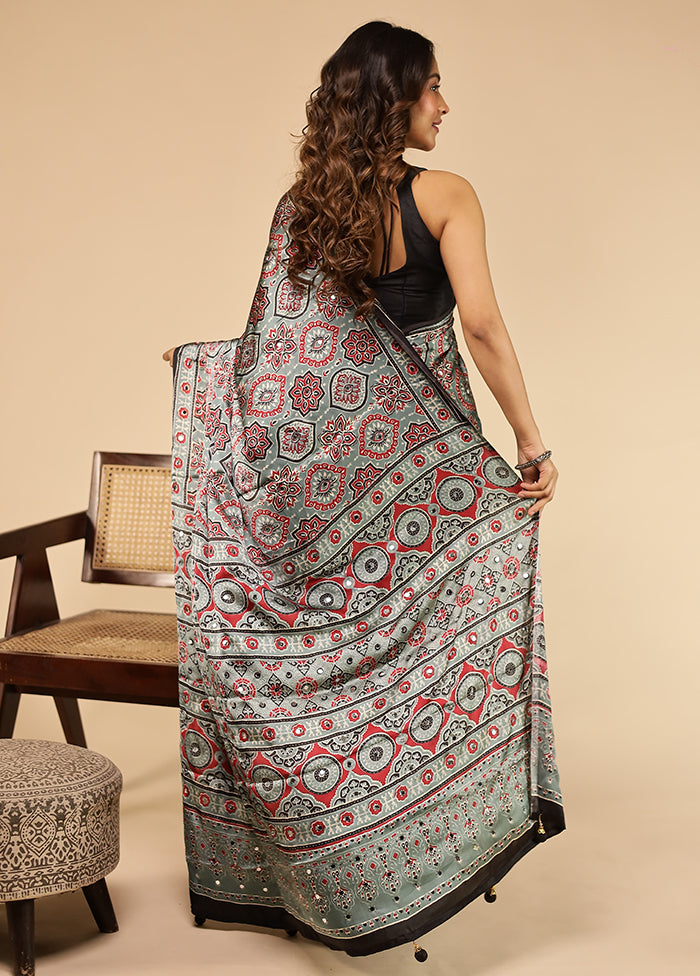 Multicolor Printed Silk Saree With Blouse Piece