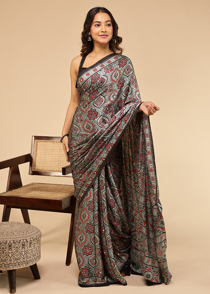 Multicolor Printed Silk Saree With Blouse Piece