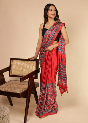 Multicolor Printed Silk Saree With Blouse Piece