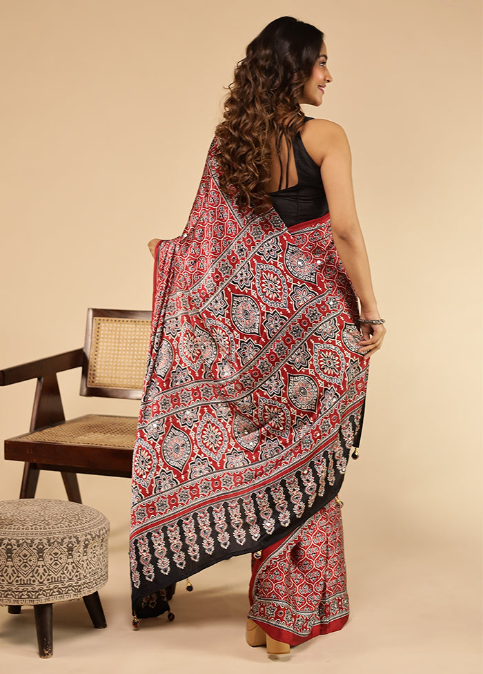 Multicolor Printed Silk Saree With Blouse Piece