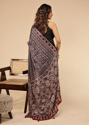 Black Printed Silk Saree With Blouse Piece