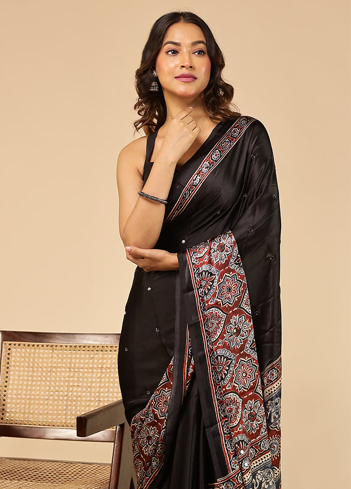 Black Printed Silk Saree With Blouse Piece