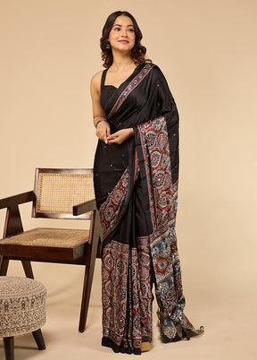 Black Printed Silk Saree With Blouse Piece