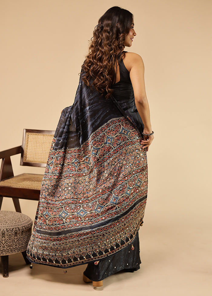 Black Printed Silk Saree With Blouse Piece