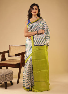 Cream Printed Pure Silk Saree With Blouse Piece