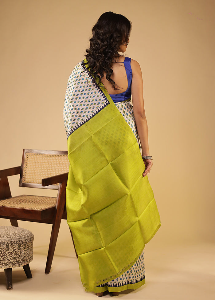 Cream Printed Pure Silk Saree With Blouse Piece