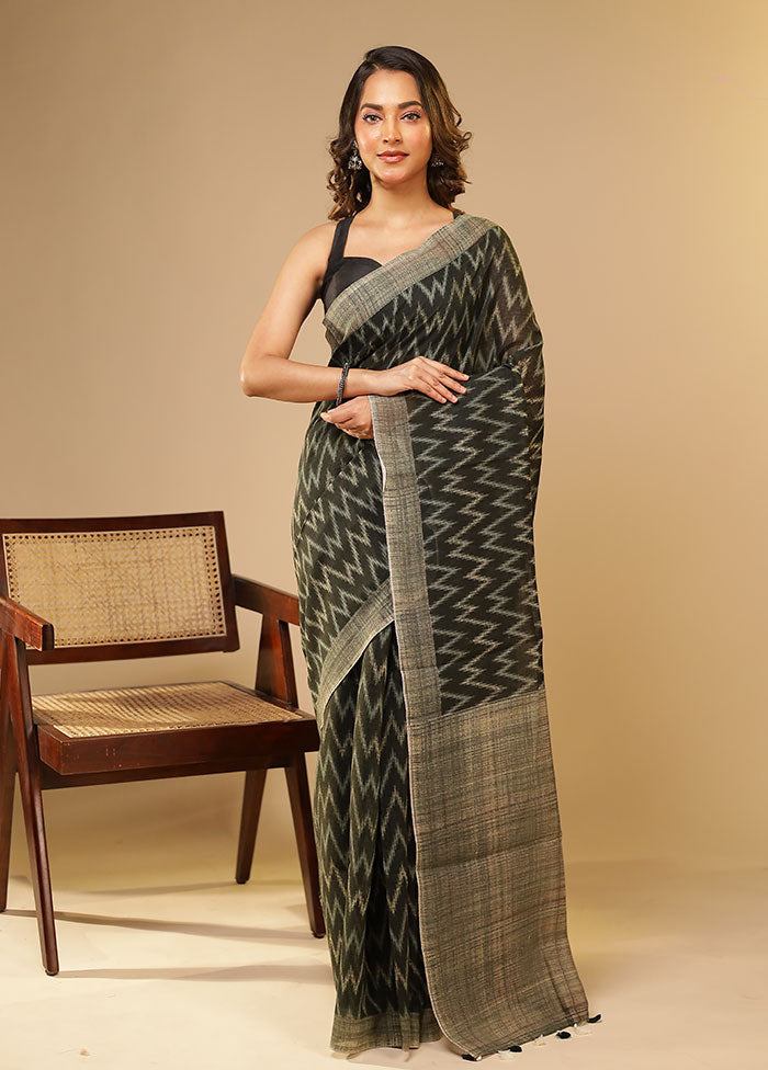 Green Cotton Saree With Blouse Piece