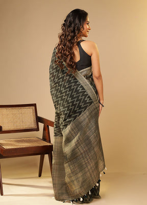 Green Cotton Saree With Blouse Piece