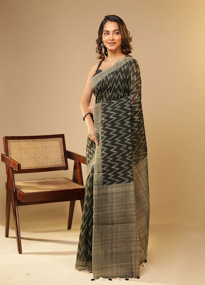Green Cotton Saree With Blouse Piece