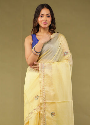 Yellow Cotton Saree With Blouse Piece