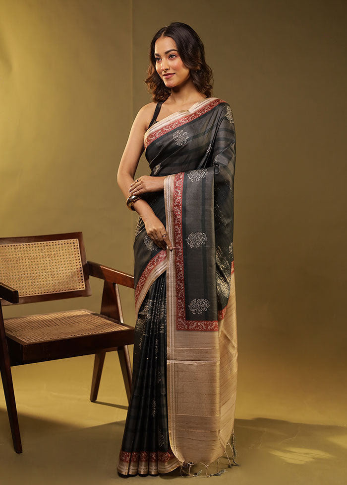 Grey Cotton Saree With Blouse Piece