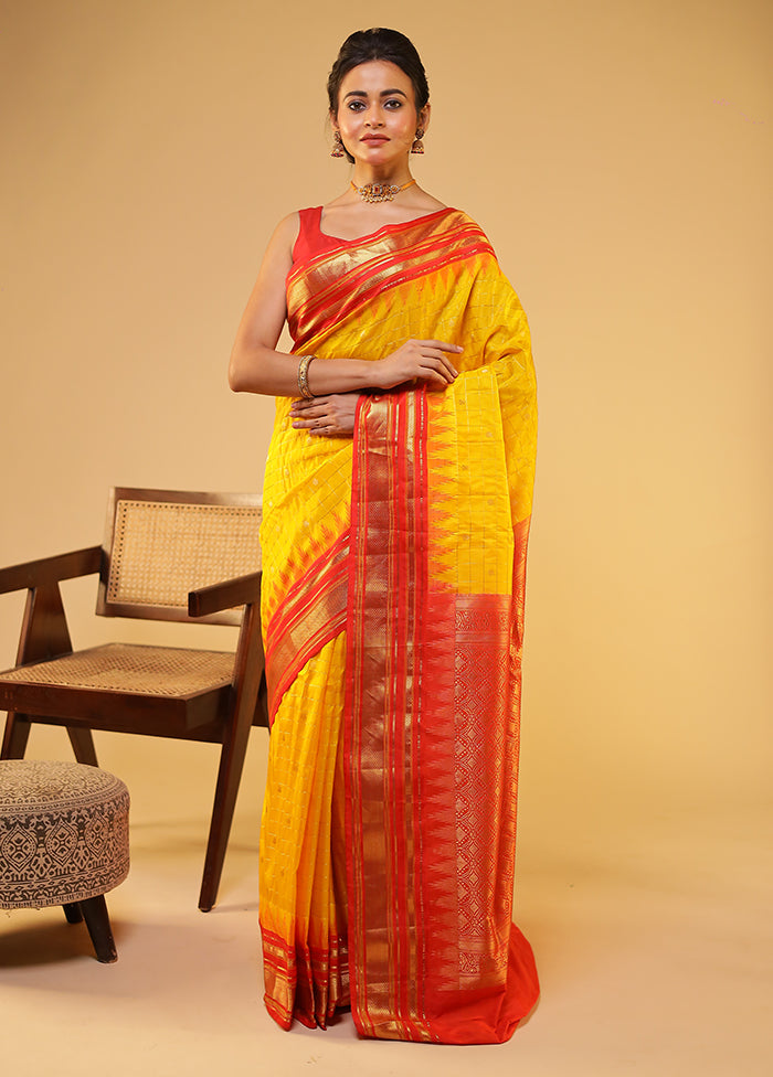 Red Gadwal Pure Silk Saree With Blouse Piece
