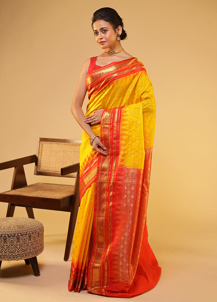 Red Gadwal Pure Silk Saree With Blouse Piece