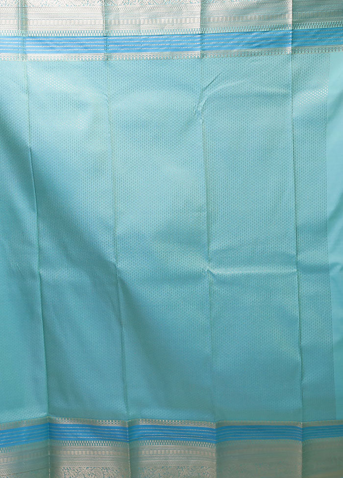 Green Kanjivaram Silk Saree With Blouse Piece
