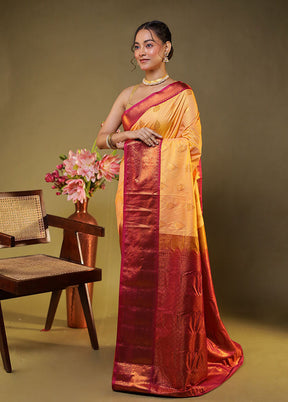 Red Gadwal Silk Saree With Blouse Piece
