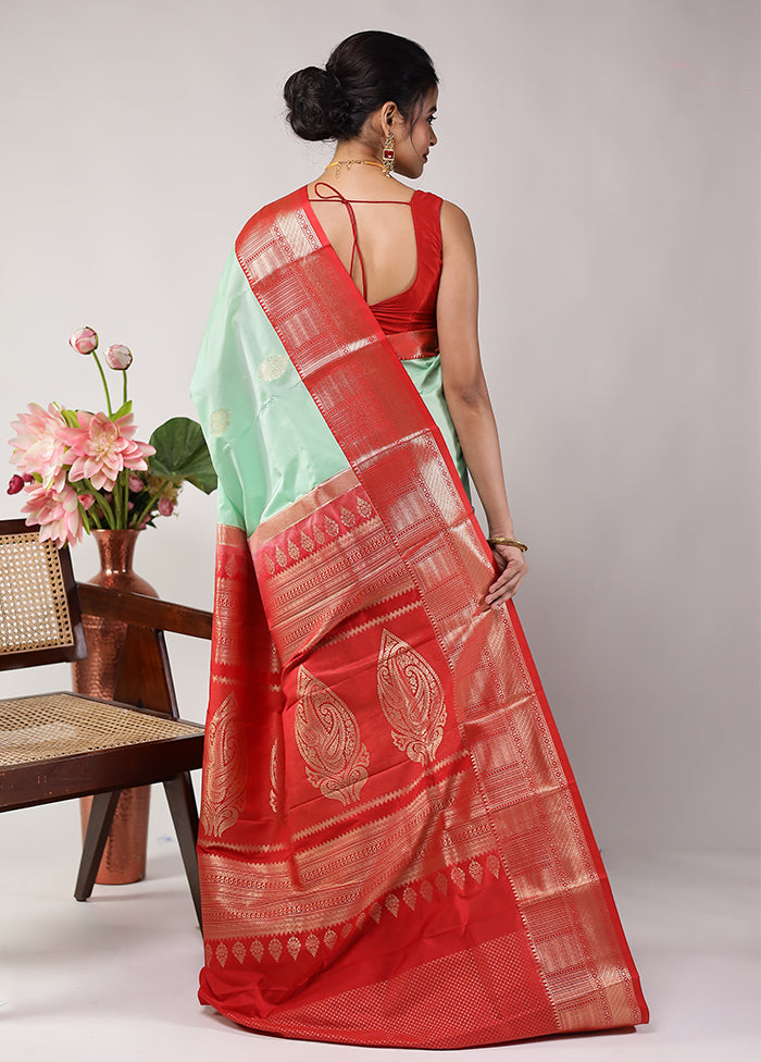 Green Kanjivaram Silk Saree With Blouse Piece