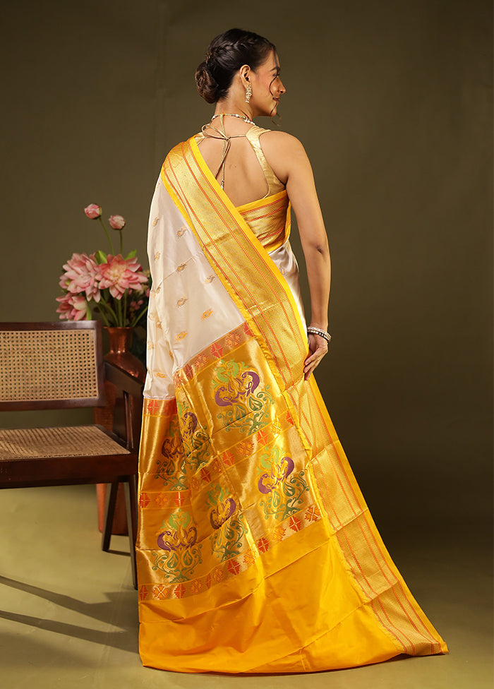 Yellow Handloom Kanjivaram Pure Silk Saree With Blouse Piece
