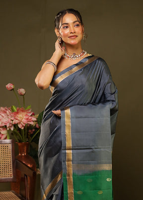 Blue Handloom Kanjivaram Pure Silk Saree With Blouse Piece