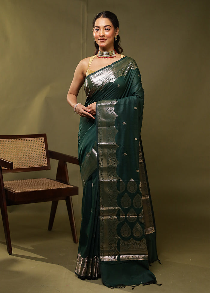 Green Cotton Saree With Blouse Piece