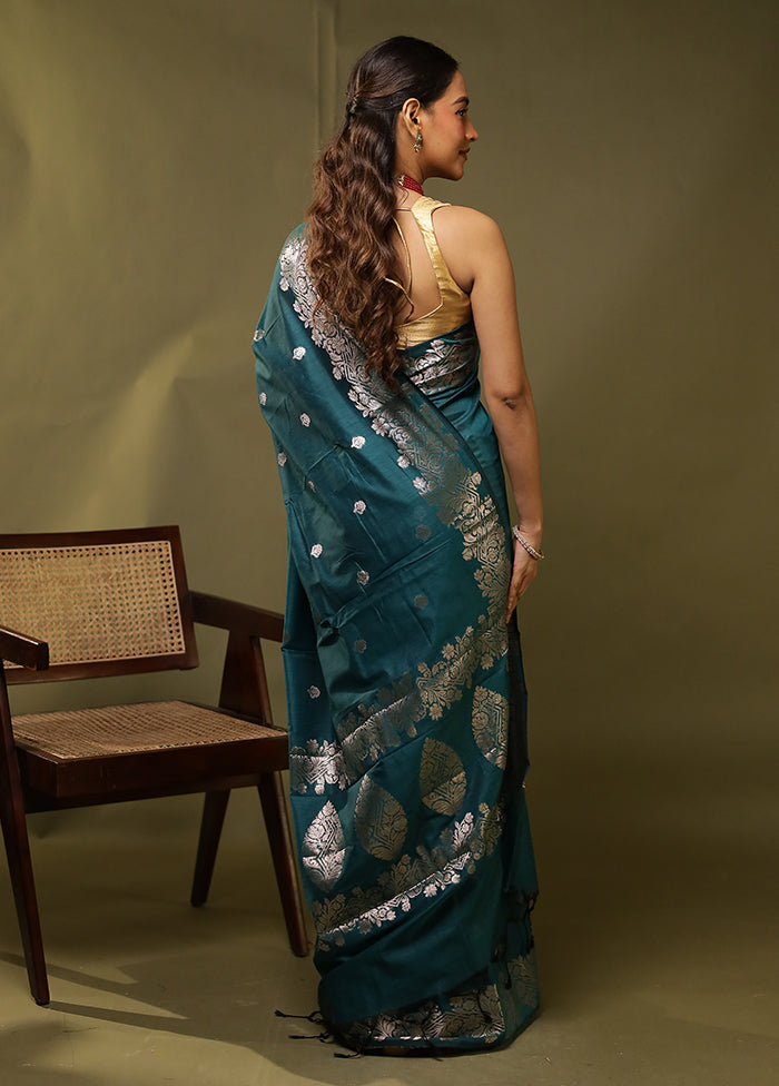 Green Cotton Saree With Blouse Piece