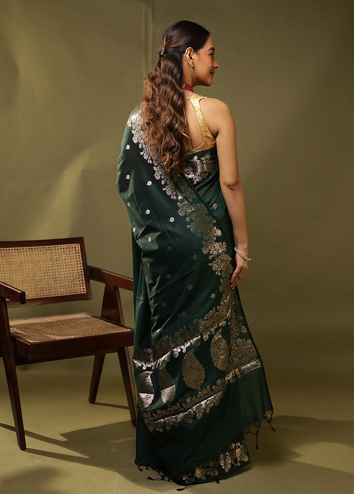 Green Cotton Saree With Blouse Piece