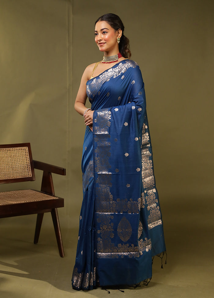 Blue Cotton Saree With Blouse Piece