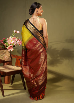Green Gadwal Pure Silk Saree Without Blouse Piece