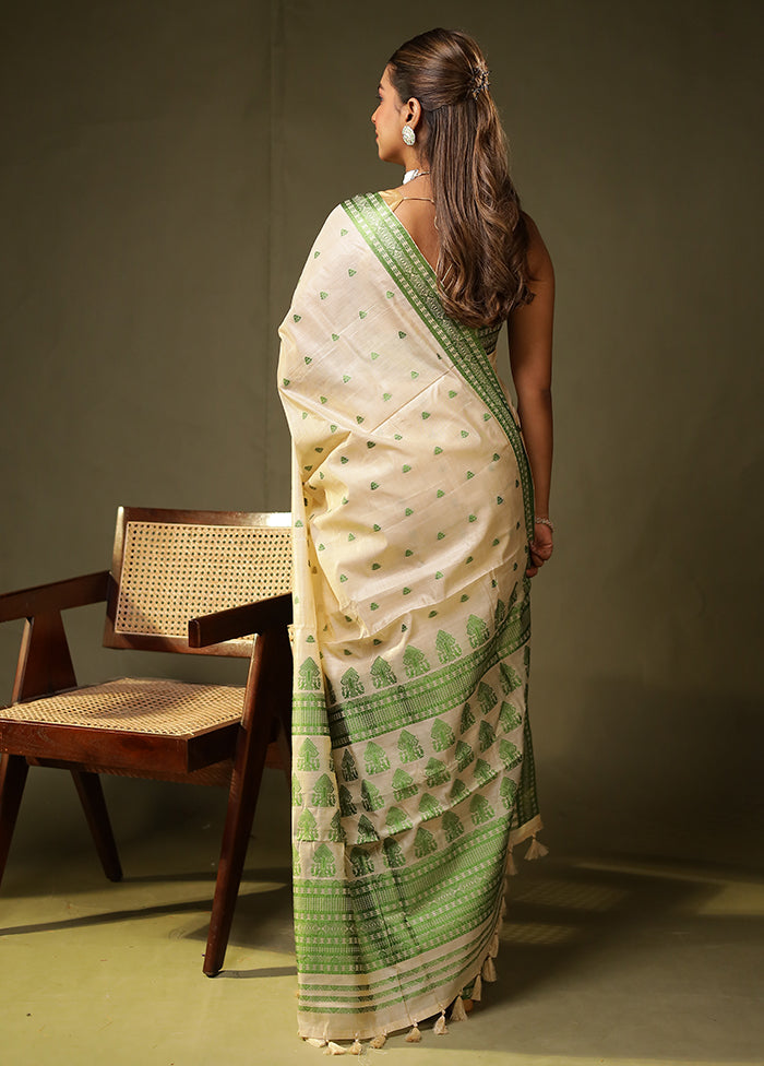 Cream Assam Silk Saree With Blouse Piece