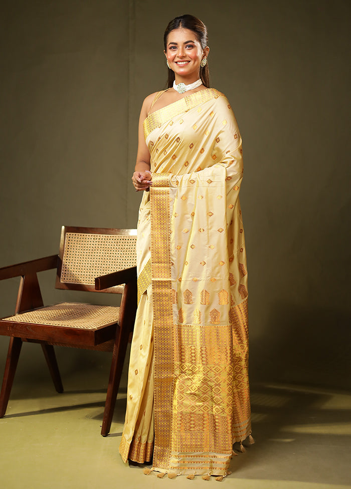 Cream Assam Silk Saree With Blouse Piece