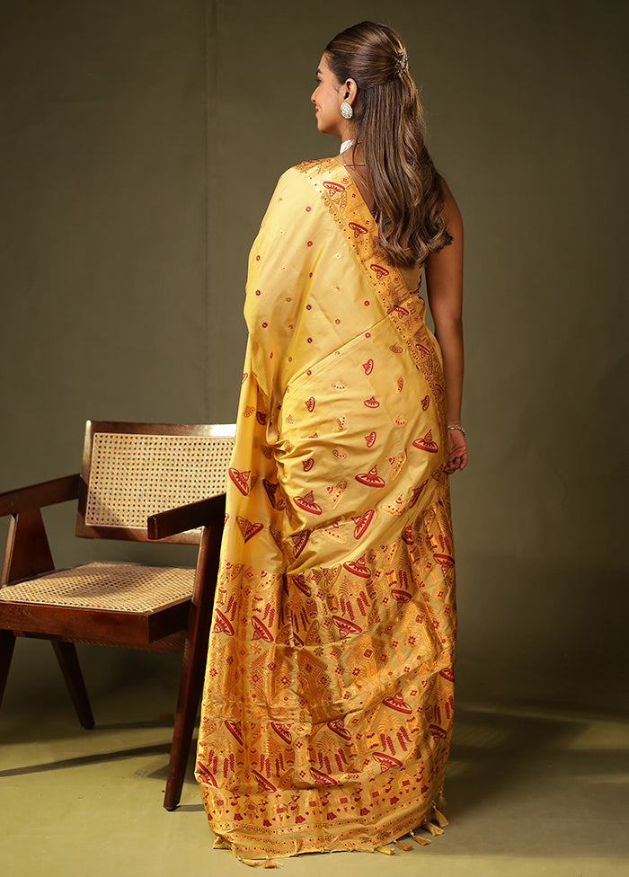 Cream Assam Silk Saree With Blouse Piece