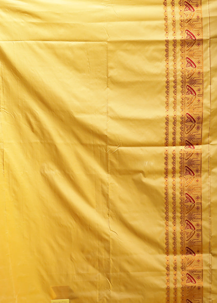 Cream Assam Silk Saree With Blouse Piece