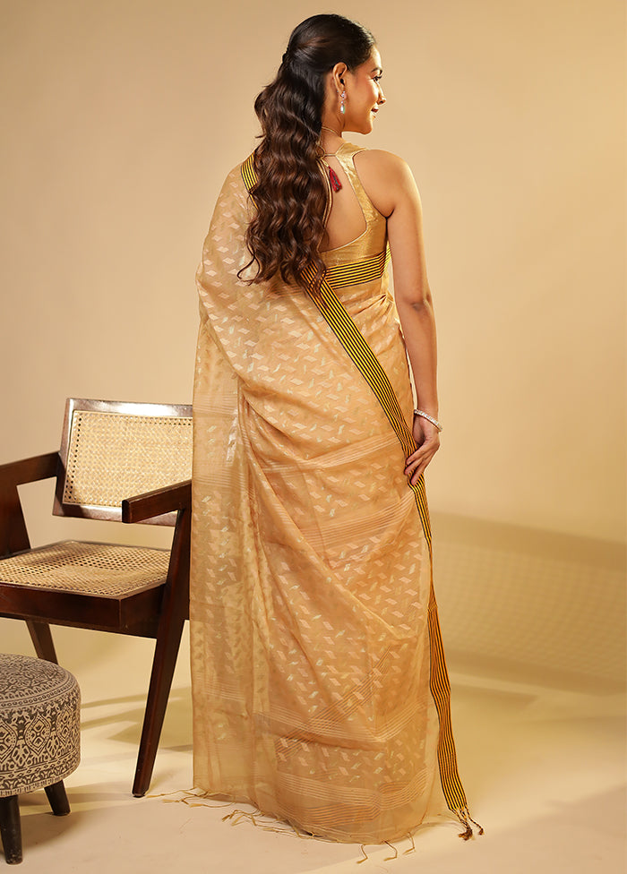 Cream Matka Silk Saree With Blouse Piece