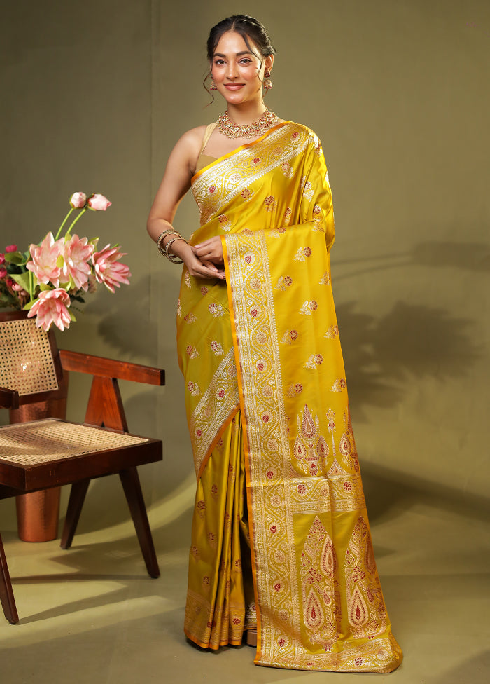 Green Handloom Banarasi Pure Silk Saree With Blouse Piece