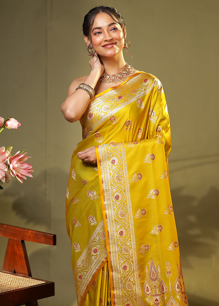 Green Handloom Banarasi Pure Silk Saree With Blouse Piece
