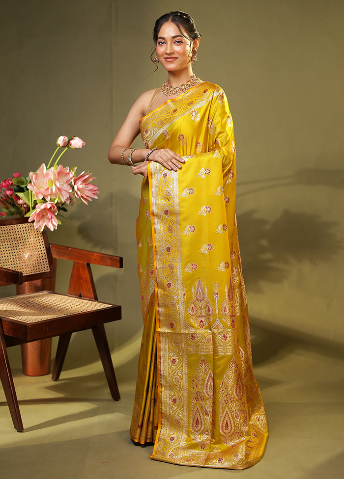 Green Handloom Banarasi Pure Silk Saree With Blouse Piece