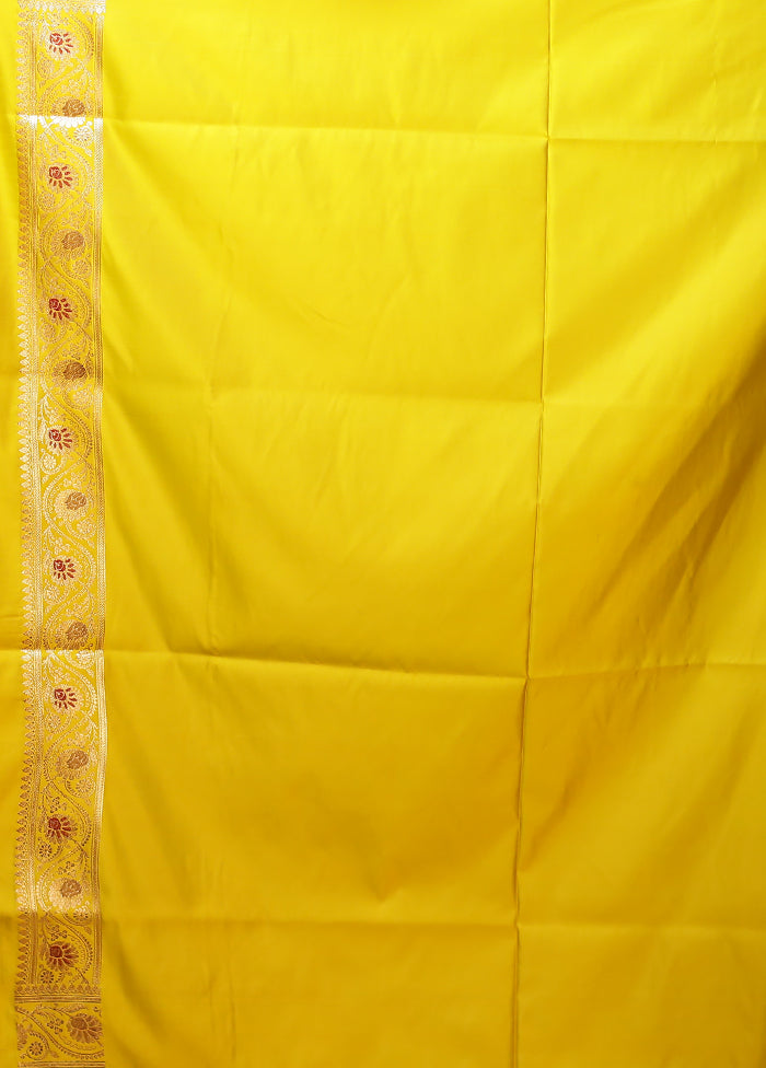 Green Handloom Banarasi Pure Silk Saree With Blouse Piece