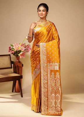 Green Handloom Banarasi Pure Silk Saree With Blouse Piece